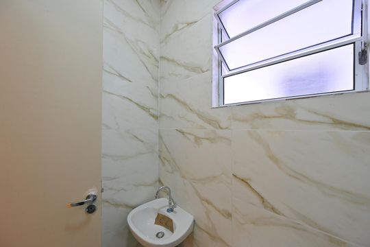Banheiro Social de kitnet/studio para alugar com 1 quarto, 16m² em Vila do Encontro, São Paulo