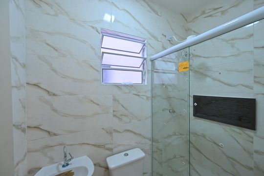 Banheiro Social de kitnet/studio para alugar com 1 quarto, 16m² em Vila do Encontro, São Paulo