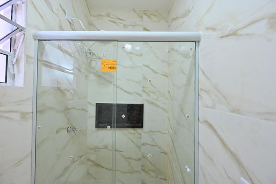 Banheiro Social de kitnet/studio para alugar com 1 quarto, 16m² em Vila do Encontro, São Paulo