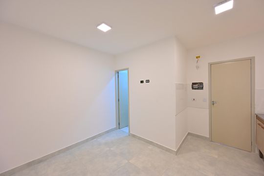 Sala/Quarto de kitnet/studio para alugar com 1 quarto, 16m² em Vila do Encontro, São Paulo