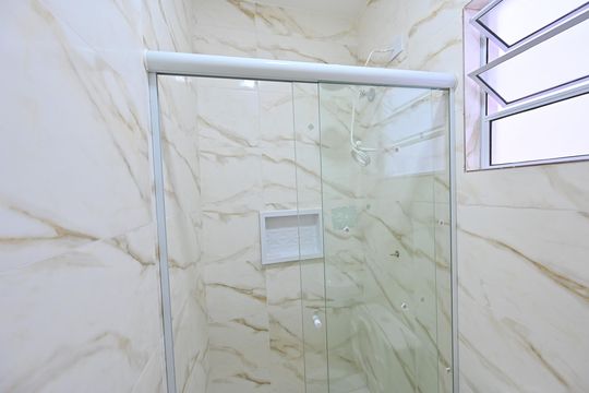 Banheiro Social de kitnet/studio para alugar com 1 quarto, 16m² em Vila do Encontro, São Paulo