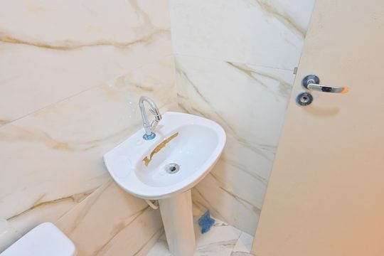 Banheiro Social de kitnet/studio para alugar com 1 quarto, 16m² em Vila do Encontro, São Paulo