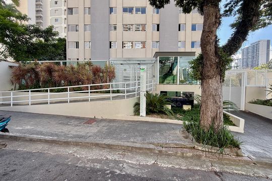Fachada de apartamento à venda com 3 quartos, 100m² em Vila Cordeiro, São Paulo
