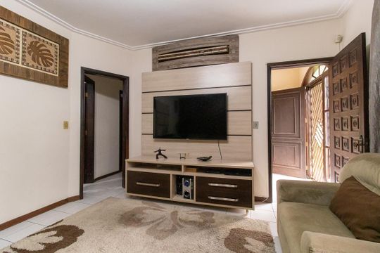 Sala de casa à venda com 6 quartos, 410m² em Boqueirão, Curitiba