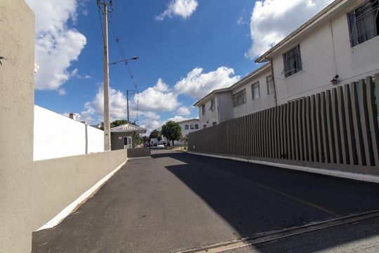 Fachada de apartamento à venda com 2 quartos, 57m² em Campo Comprido, Curitiba