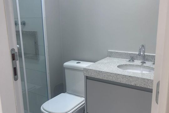 Banheiro de apartamento à venda com 3 quartos, 96m² em Vila Lea, Santo André