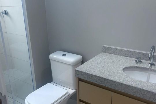 Banheiro de apartamento à venda com 3 quartos, 96m² em Vila Lea, Santo André