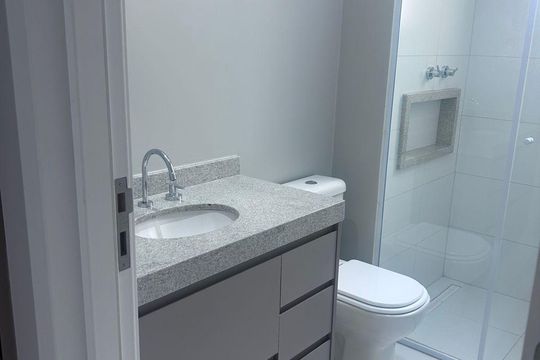 Banheiro de apartamento à venda com 3 quartos, 96m² em Vila Lea, Santo André