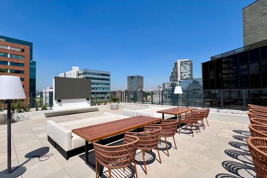 Cinema  de kitnet/studio para alugar com 1 quarto, 27m² em Pinheiros, São Paulo