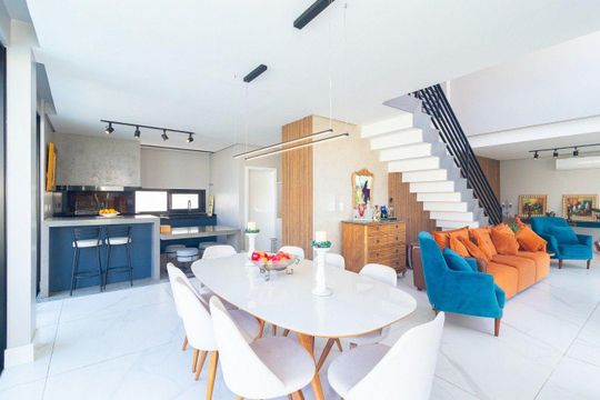 Casa de Condomínio para alugar com 4 quartos, 263m² em Vila Nova, Porto Alegre