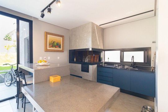 Varanda de casa de condomínio para alugar com 4 quartos, 263m² em Vila Nova, Porto Alegre