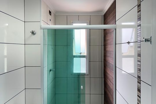 Banheiro Social de apartamento à venda com 2 quartos, 54m² em Conjunto Residencial Pombeva, São Bernardo do Campo