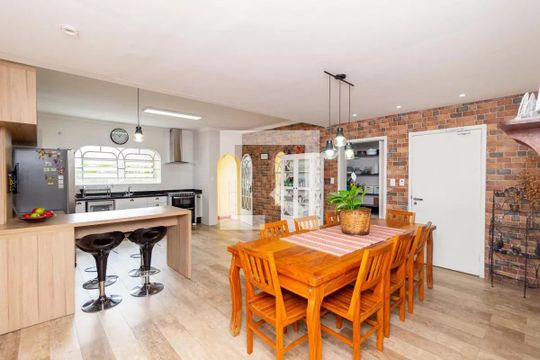 Cozinha de casa à venda com 3 quartos, 211m² em Vila Invernada, São Paulo