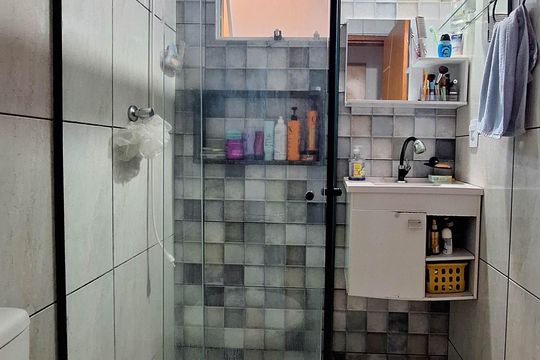 Banheiro da Suíte 1 de casa à venda com 2 quartos, 126m² em Engenho do Mato, Niterói