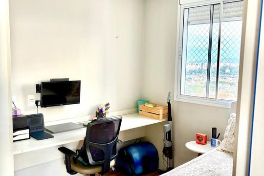 Quarto de apartamento à venda com 2 quartos, 42m² em Jardim Monte Alegre, Taboão da Serra