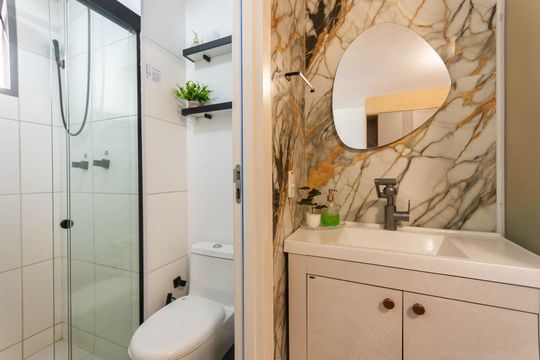 Banheiro de kitnet/studio à venda com 1 quarto, 32m² em Santo Cristo, Rio de Janeiro