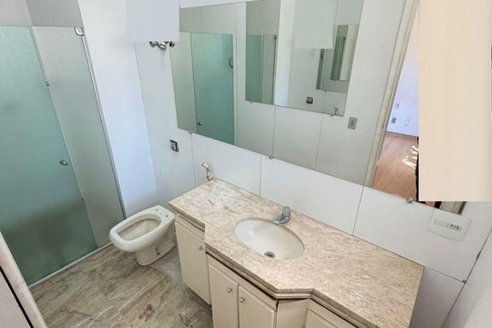 banho de apartamento à venda com 4 quartos, 140m² em Funcionários, Belo Horizonte