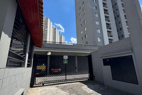 Portaria de apartamento à venda com 2 quartos, 55m² em Jardim Monte Alegre, Taboão da Serra