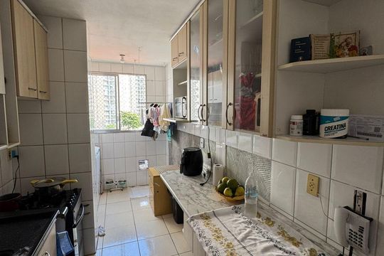 Cozinha de apartamento à venda com 2 quartos, 55m² em Jardim Monte Alegre, Taboão da Serra