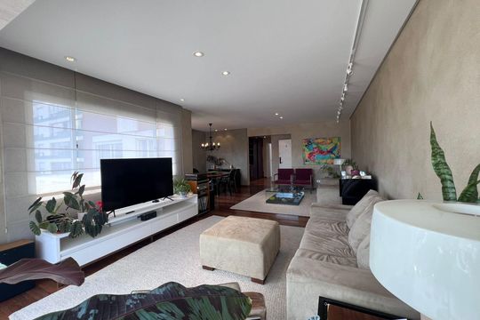 Apartamento à venda com 2 quartos, 122m² em Itaim Bibi, São Paulo