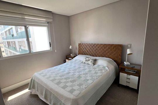 Quarto 1 de apartamento à venda com 2 quartos, 122m² em Itaim Bibi, São Paulo