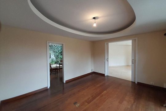 Casa para alugar com 4 quartos, 736m² em Real Parque, São Paulo