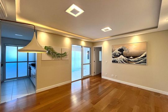 Apartamento à venda com 1 quarto, 57m² em Cambuí, Campinas