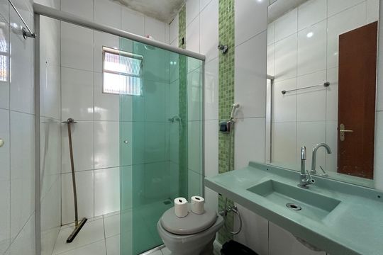 Casa de Condomínio à venda com 6 quartos, 250m² em Quintas do Jacubá, Contagem