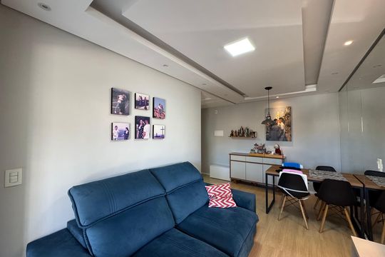 Sala de apartamento à venda com 2 quartos, 50m² em Jardim Roberto, Osasco