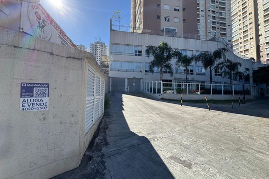 Fachada com placa de apartamento à venda com 2 quartos, 50m² em Jardim Roberto, Osasco