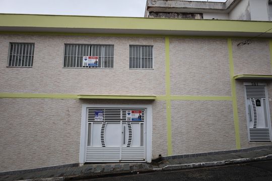 Casa para alugar com 3 quartos, 200m² em Jardim Alzira, São Paulo