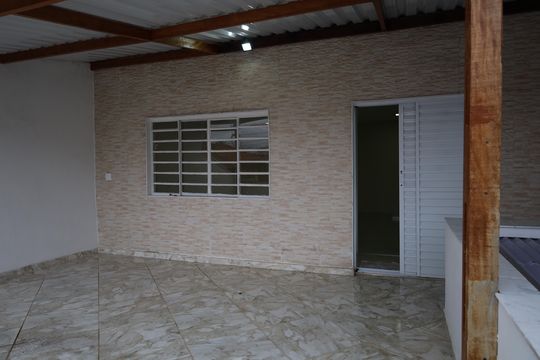 Casa para alugar com 3 quartos, 200m² em Jardim Alzira, São Paulo