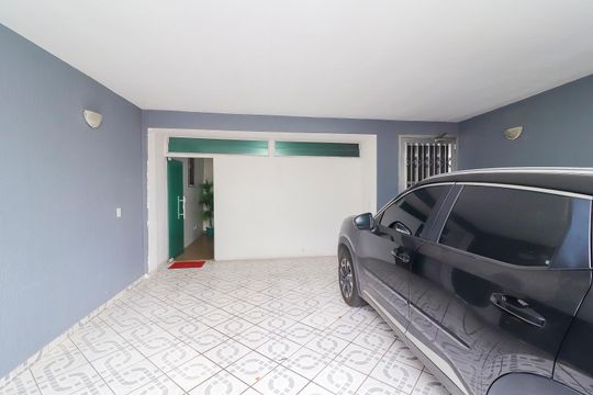 Garagem de casa à venda com 4 quartos, 120m² em Parque Guarani, São Paulo