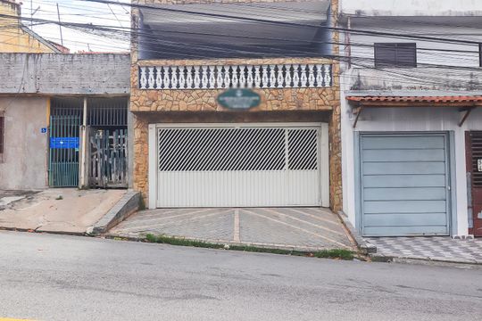 Fachada de casa à venda com 4 quartos, 120m² em Parque Guarani, São Paulo