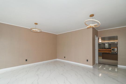Sala de casa à venda com 3 quartos, 223m² em Jardim Lindóia, Porto Alegre