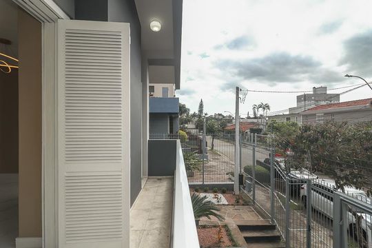 Varanda da Sala de casa à venda com 3 quartos, 223m² em Jardim Lindóia, Porto Alegre