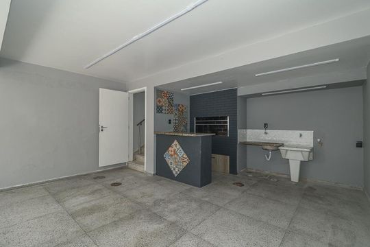 Garagem de casa à venda com 3 quartos, 223m² em Jardim Lindóia, Porto Alegre