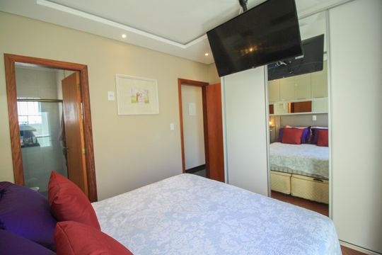 Casa de Condomínio à venda com 3 quartos, 110m² em Água Rasa, São Paulo