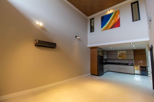 Casa à venda com 2 quartos, 300m² em Camboinhas, Niterói