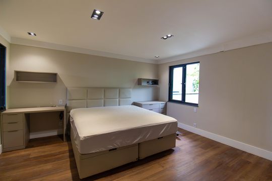 Casa à venda com 2 quartos, 300m² em Camboinhas, Niterói