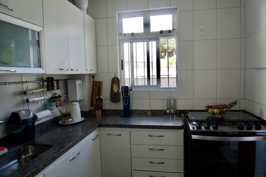 Cozinha de apartamento à venda com 3 quartos, 88m² em Gutierrez, Belo Horizonte