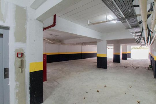 Garagem de apartamento à venda com 2 quartos, 90m² em Vila Rosa, São Paulo