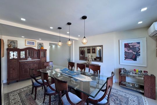 Sala de apartamento para alugar com 3 quartos, 240m² em Recreio dos Bandeirantes, Rio de Janeiro