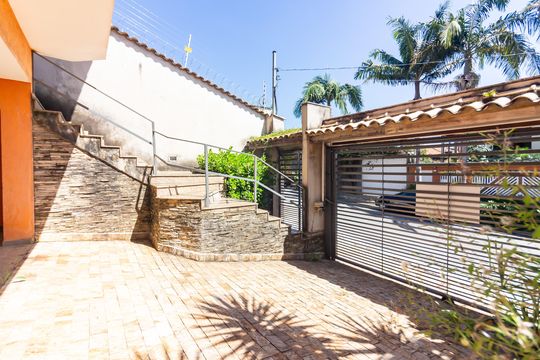 Garagem de casa à venda com 5 quartos, 280m² em City Bussocaba, Osasco