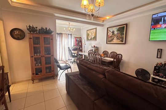 Casa à venda com 3 quartos, 101m² em Jardim Sabara, São Paulo