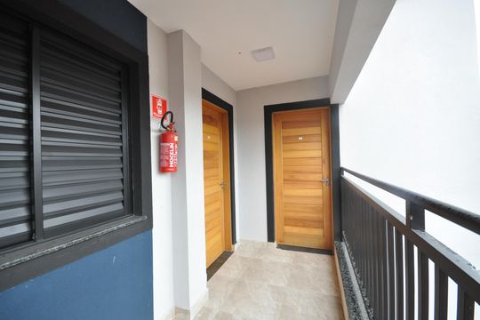 Hall de entrada de apartamento à venda com 2 quartos, 45m² em Vila Rosa, São Paulo