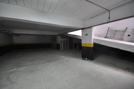 Garagem de apartamento à venda com 2 quartos, 45m² em Vila Rosa, São Paulo