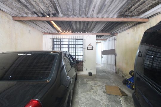 Garagem de casa à venda com 3 quartos, 120m² em Parque das Arvores, São Paulo