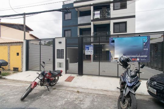 Fachada de apartamento à venda com 2 quartos, 42m² em Vila Rosa, São Paulo