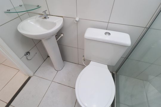 Banheiro Social de apartamento para alugar com 2 quartos, 44m² em Gávea, Uberlândia